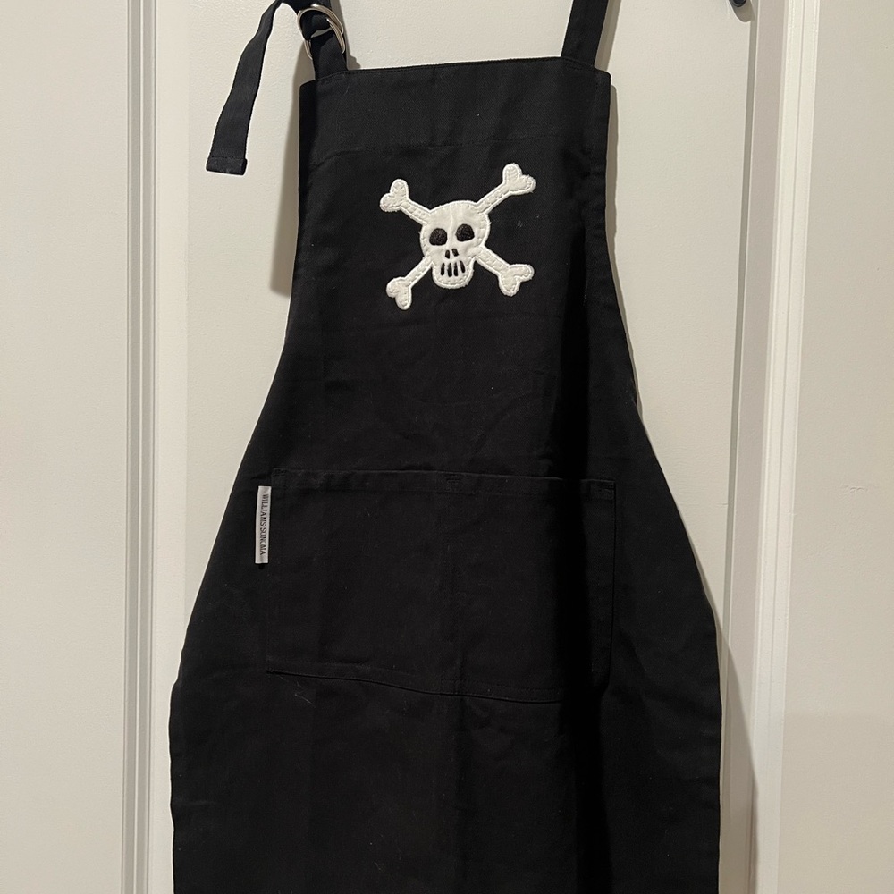 Williams Sonoma Black Apron with Skull and Crossbones